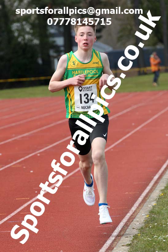 800 metres, 2021 NECAA Open Graded Meeting, Morpeth. Photo: David T. Hewitson/Sports for All Pics